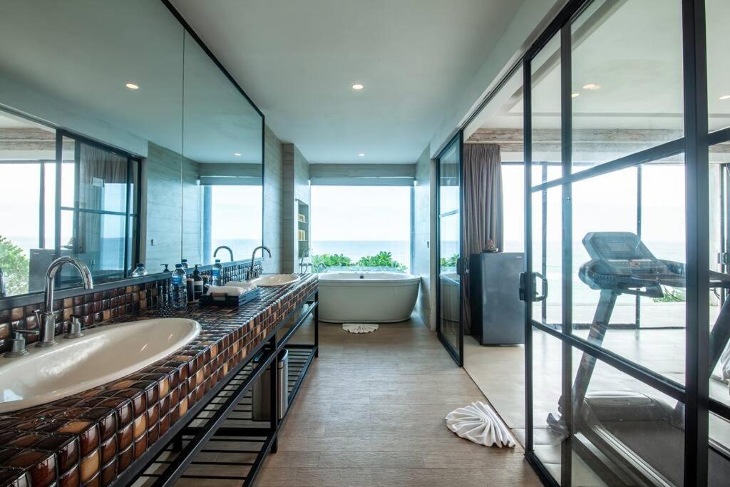 Nusa Dua Ocean View With Private Beach Buitenkant foto